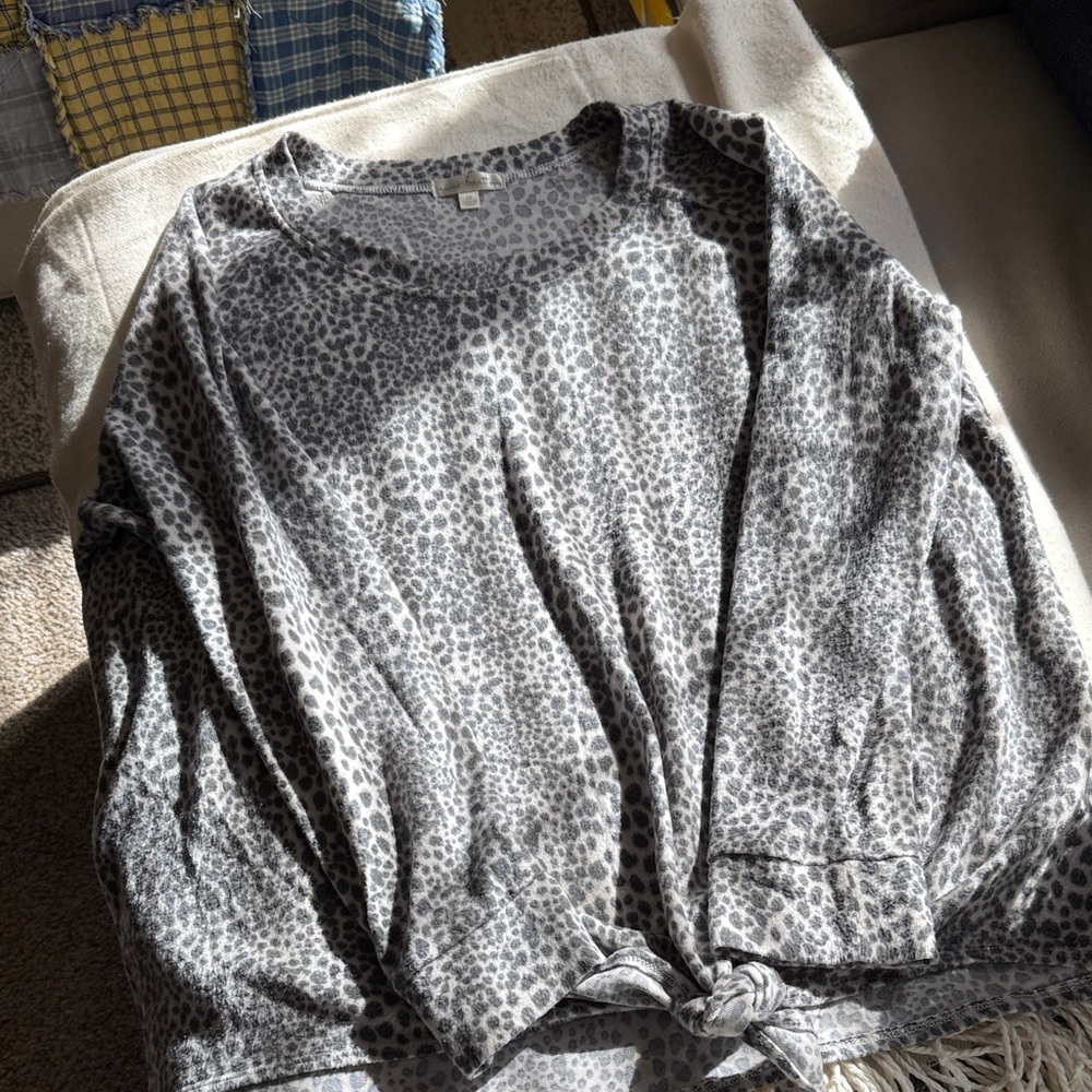 Nine Britton Gray Animal Print Top.  Size 2X.  Like new.